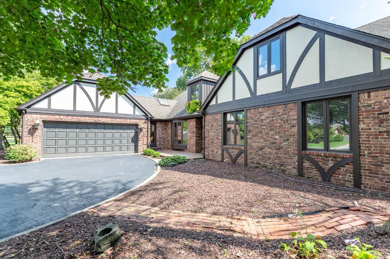 9831 Twin Creek Boulevard - Photo 1