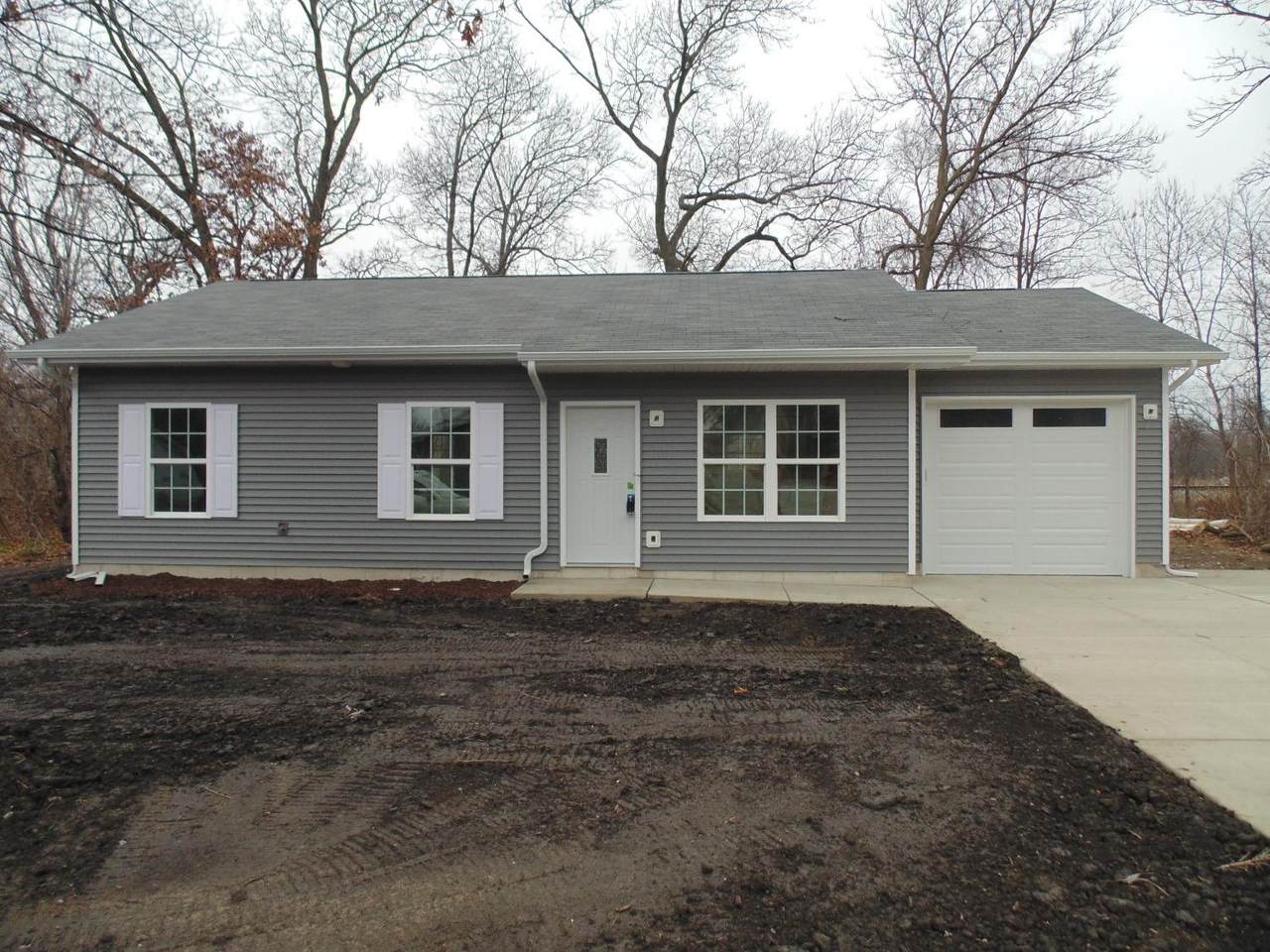 3866 Schneider Street - Photo 1