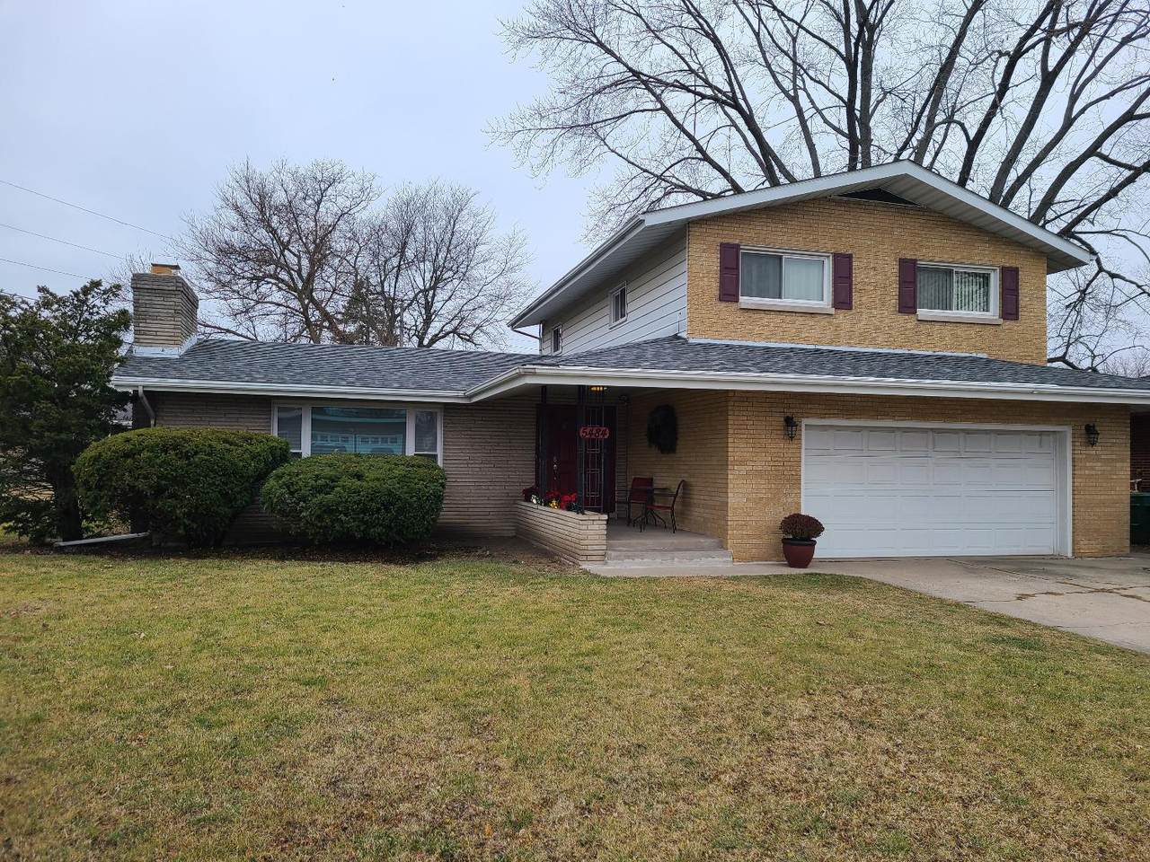 5484 Monroe Street - Photo 1