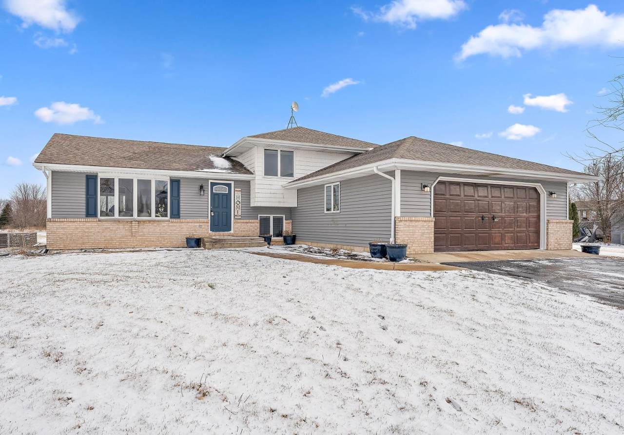 13833 Grand Boulevard - Photo 1
