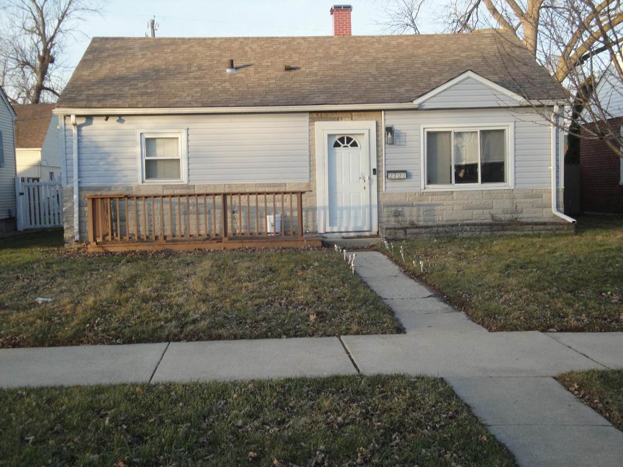 2727 Strong Street - Photo 1
