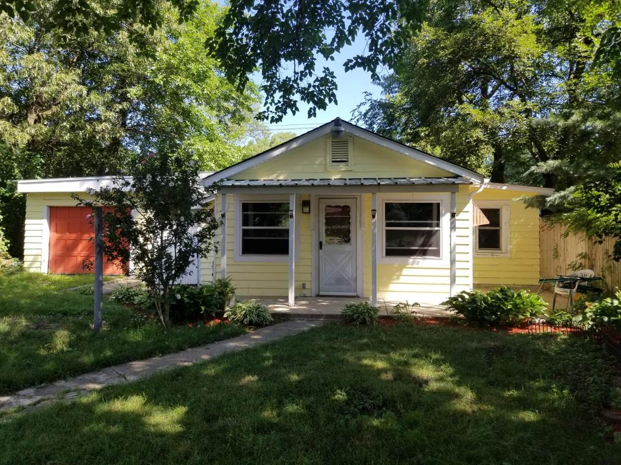 7420 Locust Avenue - Photo 1