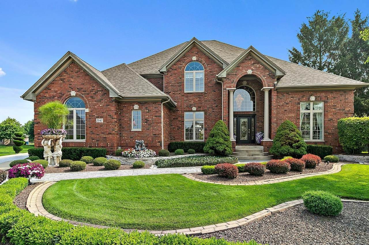 2047 Maplewood Circle - Photo 1
