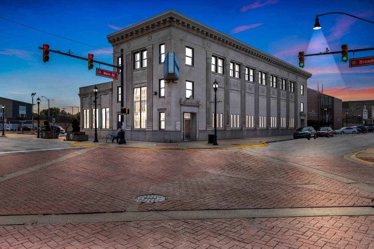 2201 Broadway - Photo 1
