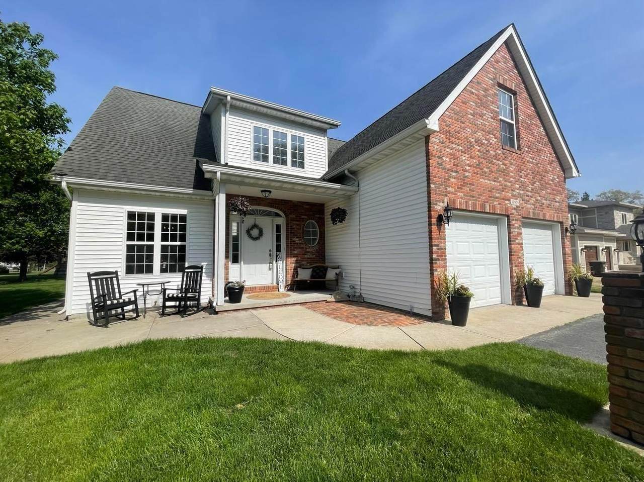 10979 Bunker Drive - Photo 1