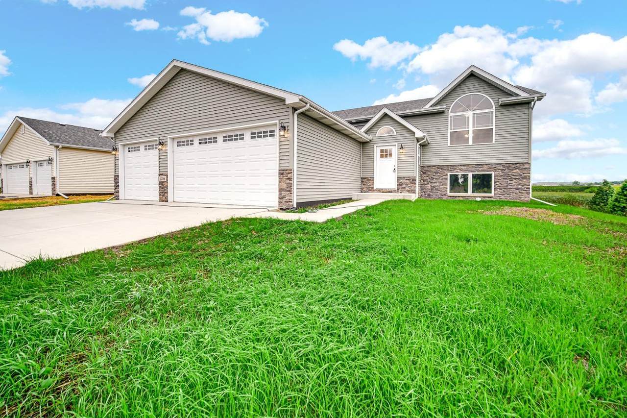 5811 Bleacher Avenue - Photo 1