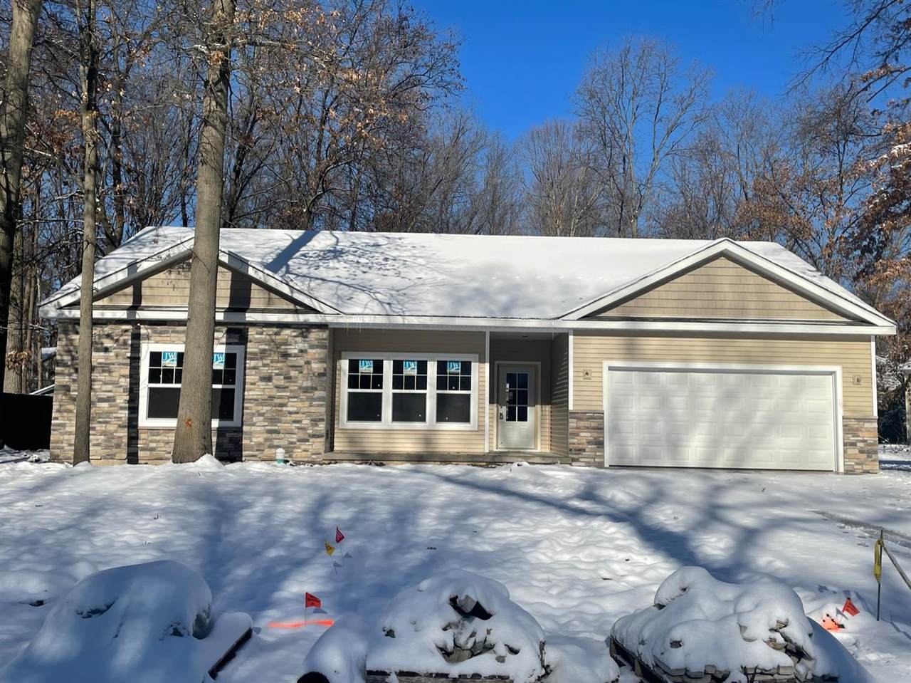 1560 Essex Drive - Photo 1
