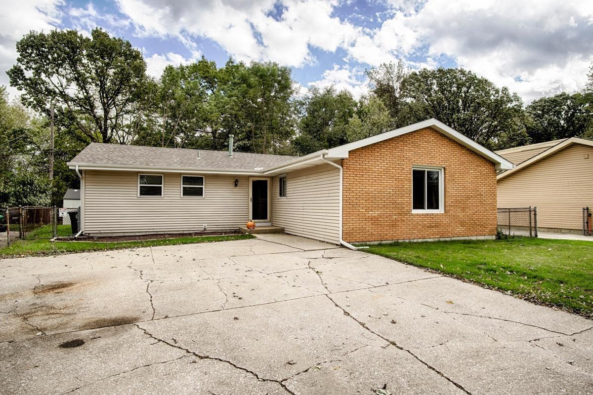 6143 Oregon Street - Photo 1