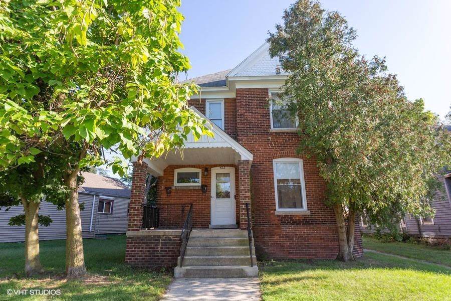 423 8th Street - Photo 1