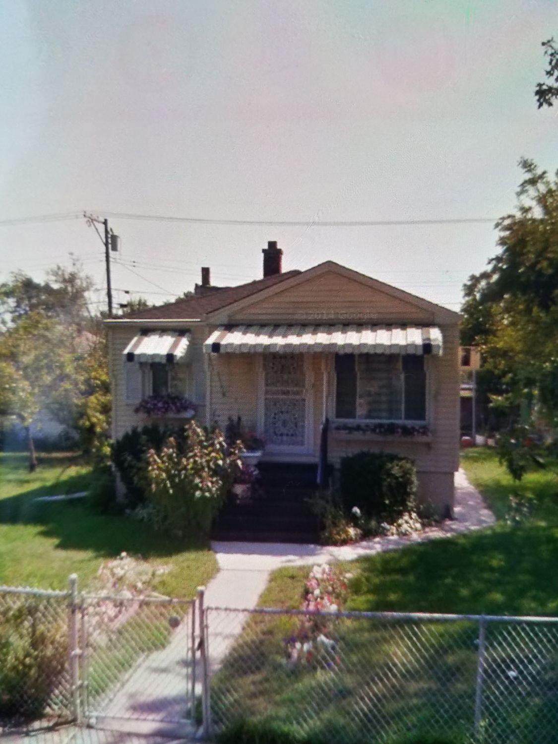 2919 10th Place - Photo 1