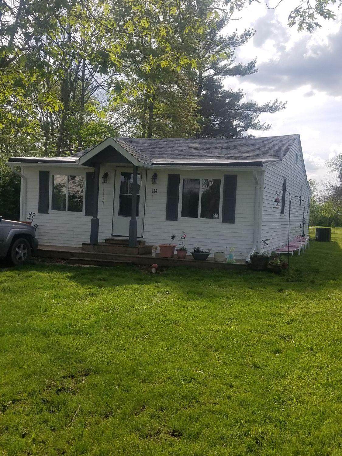 144 Lakeview Drive - Photo 1