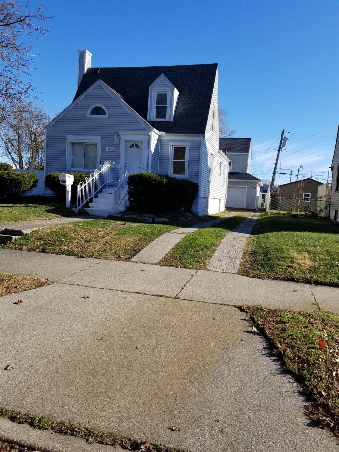 1431 Brown Avenue - Photo 1