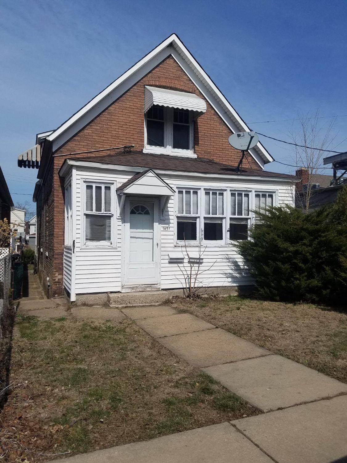1451 John Street - Photo 1