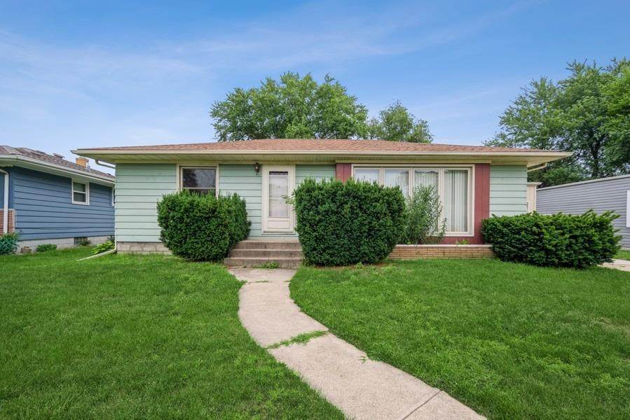 2833 Parkway Drive - Photo 1