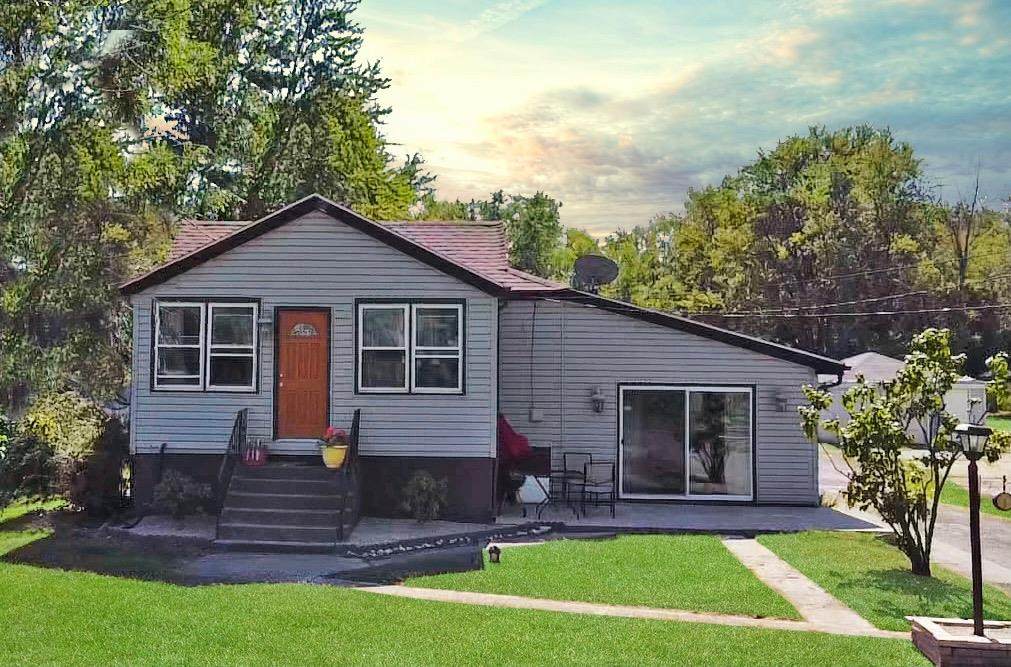 1525 Elm Street - Photo 1