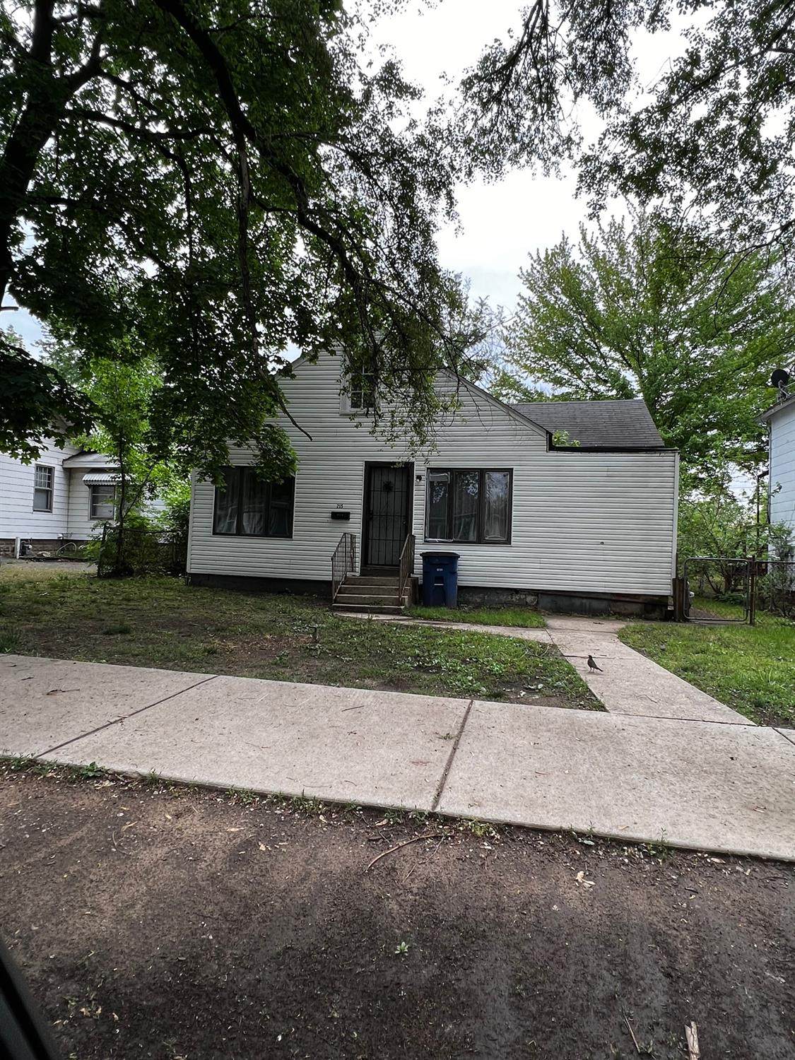215 Porter Street - Photo 1