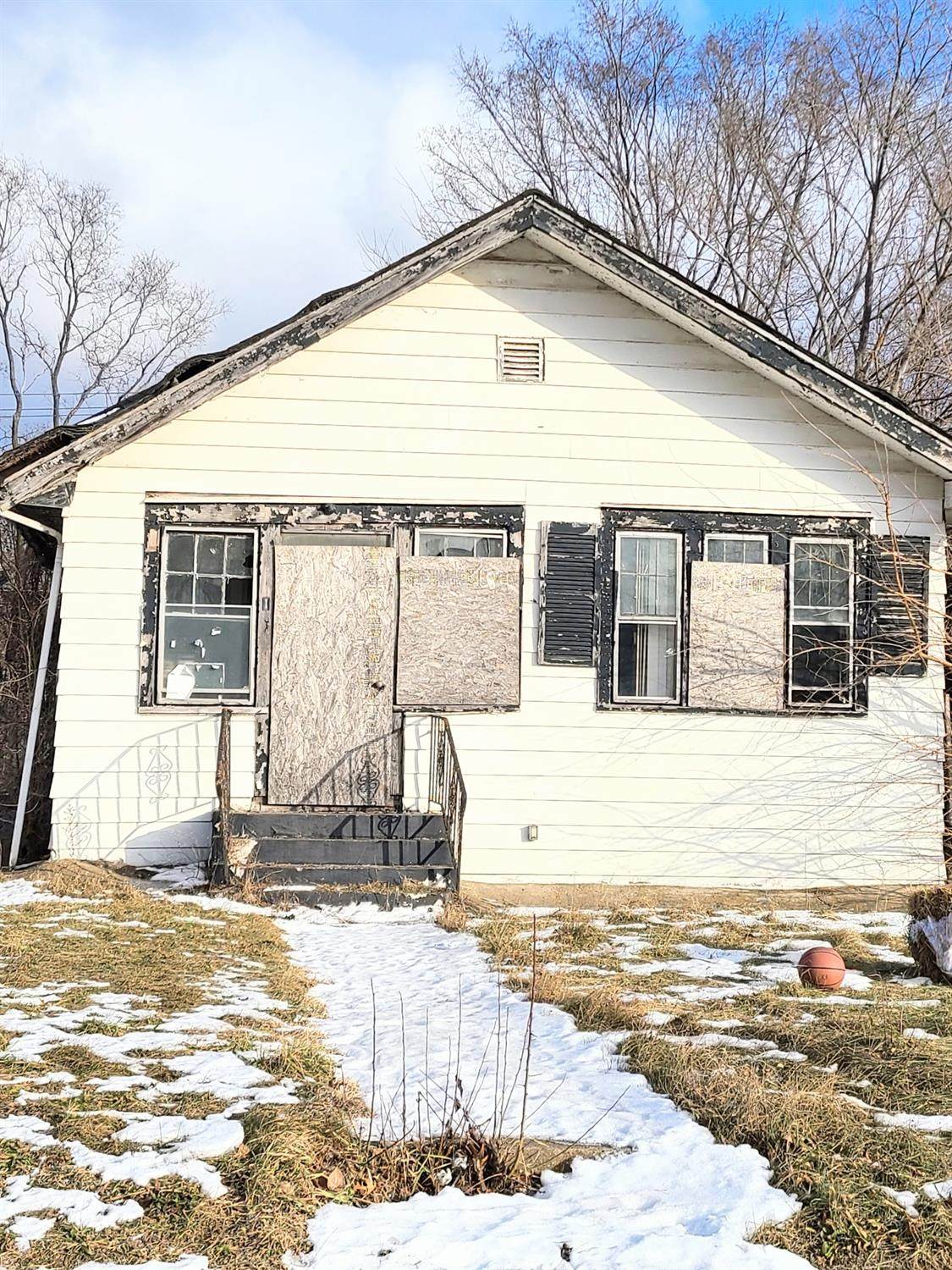 431 Grant Street - Photo 1
