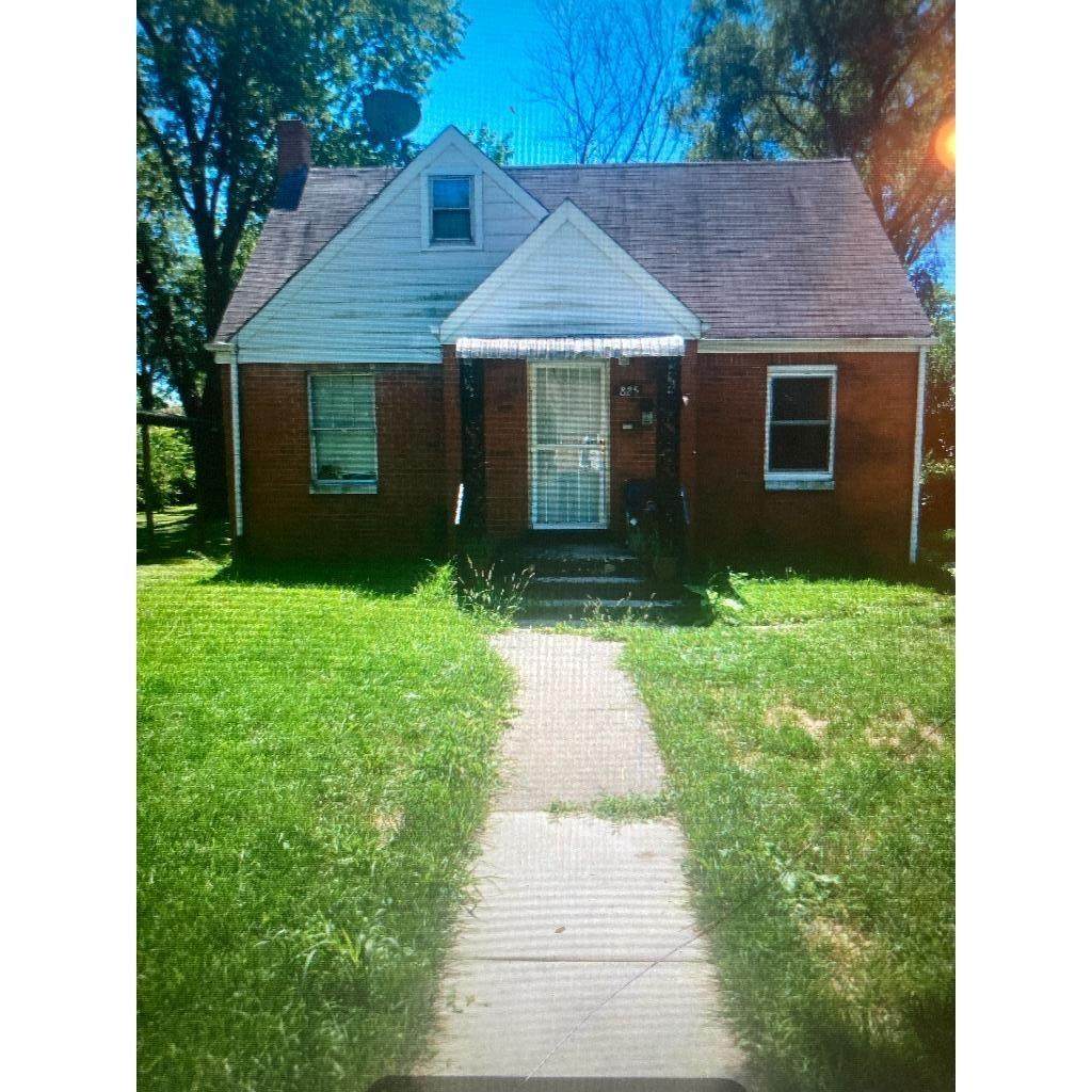 825 44th Place - Photo 1