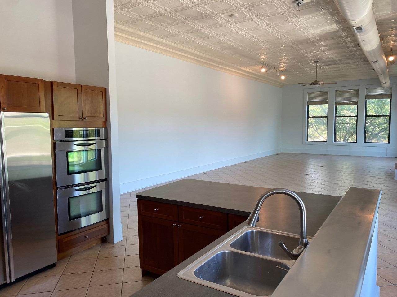 731-1/2 Franklin Street - Photo 1