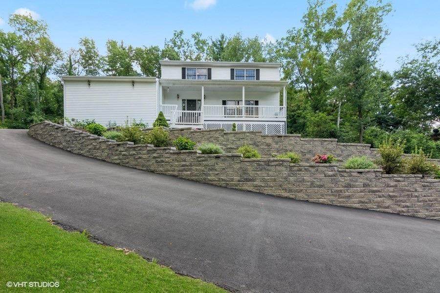 110 City View Drive - Photo 1