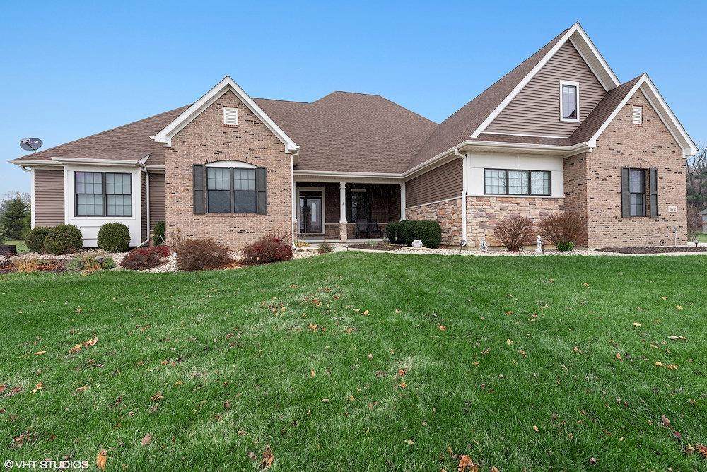 372 Lewis Court - Photo 1