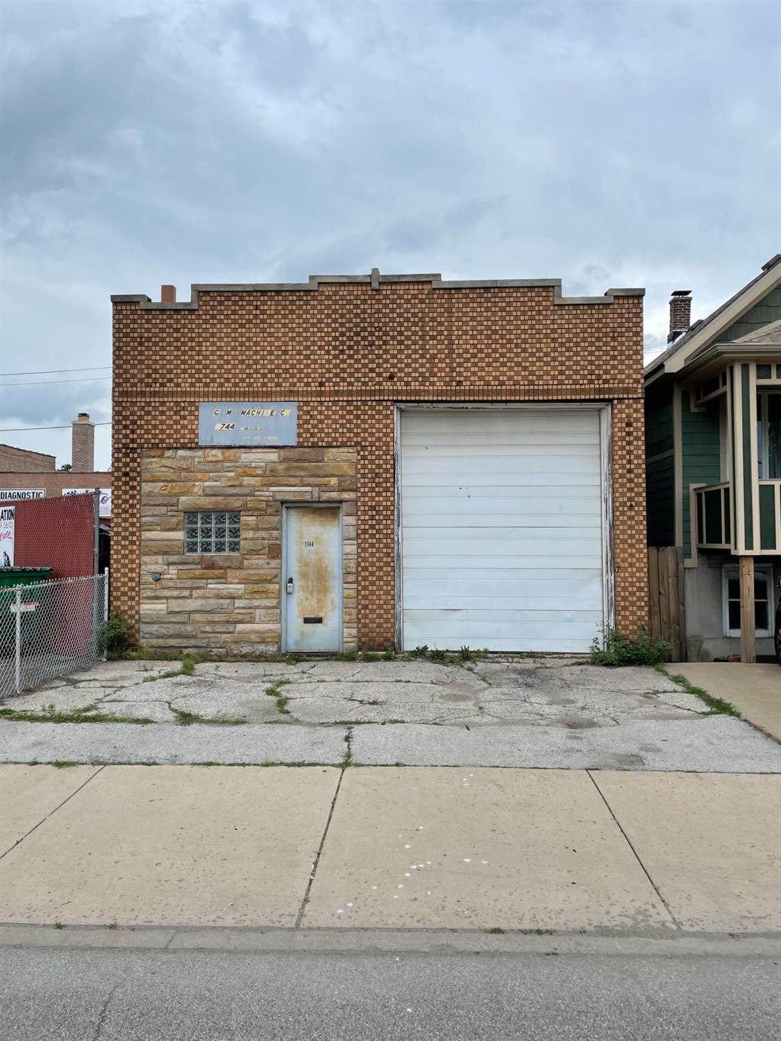 1744 Indianapolis Boulevard - Photo 1