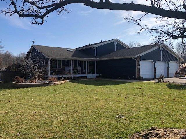 569 Glenwood Drive - Photo 1