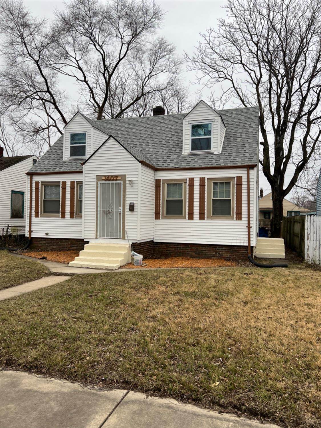 1407 7th Avenue - Photo 1