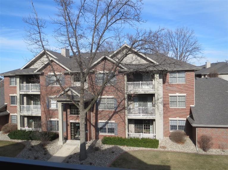 1640 White Oak Circle - Photo 1