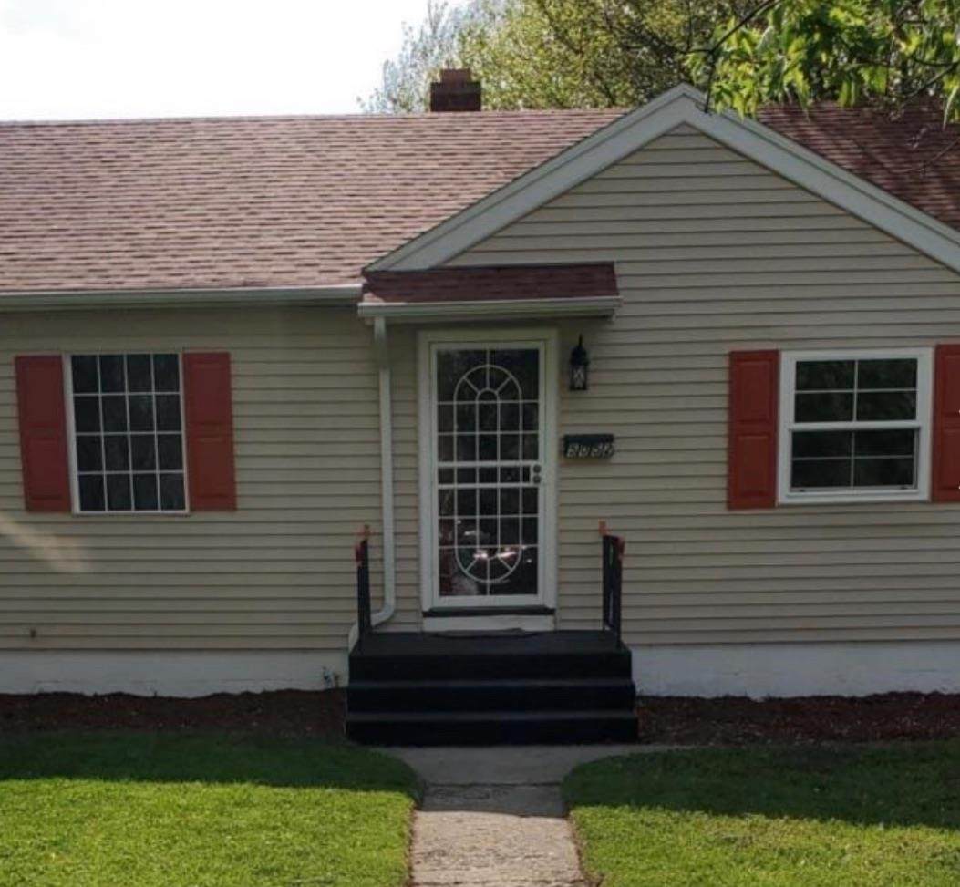 5052 Washington Street - Photo 1