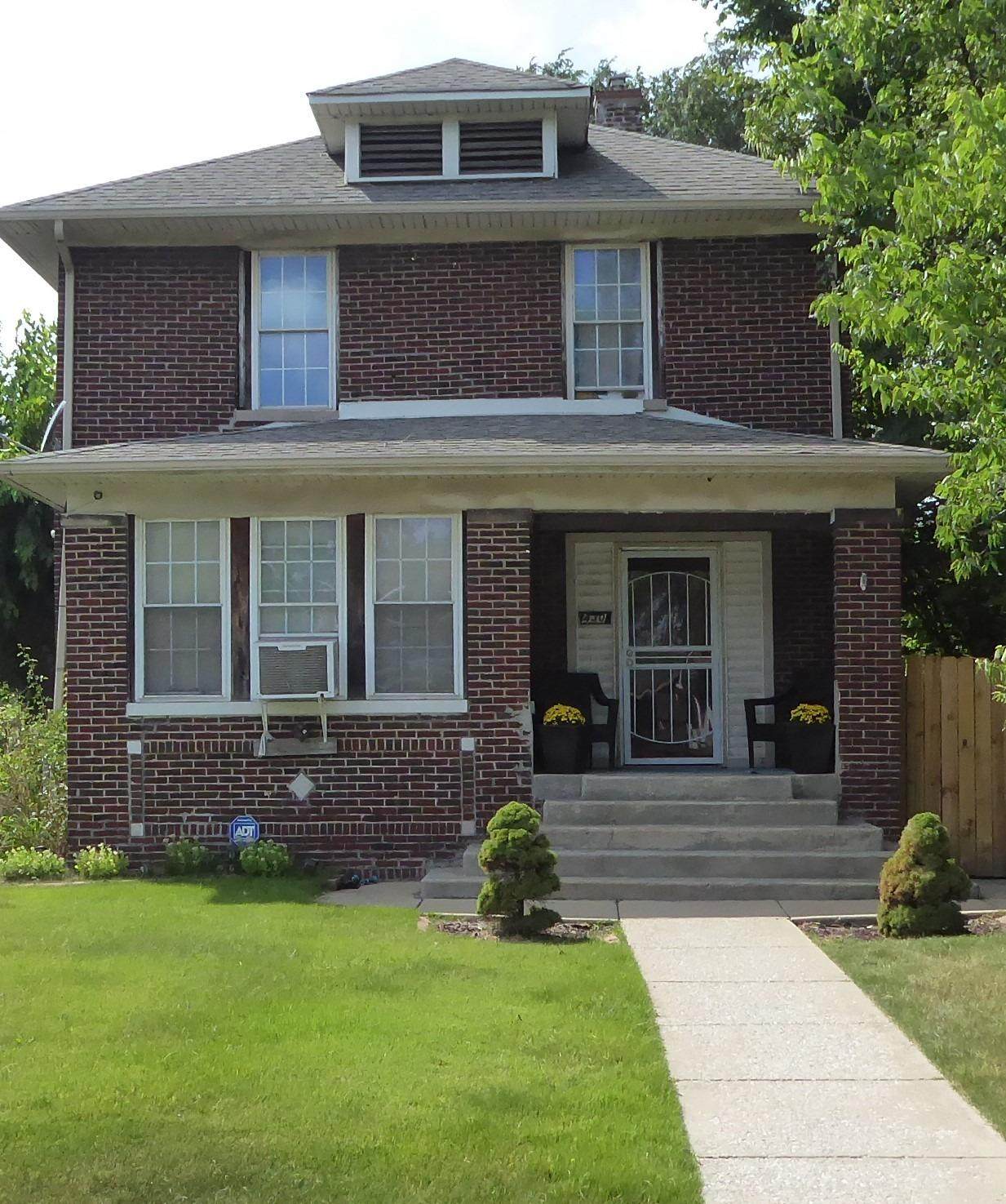 430 Johnson Street - Photo 1