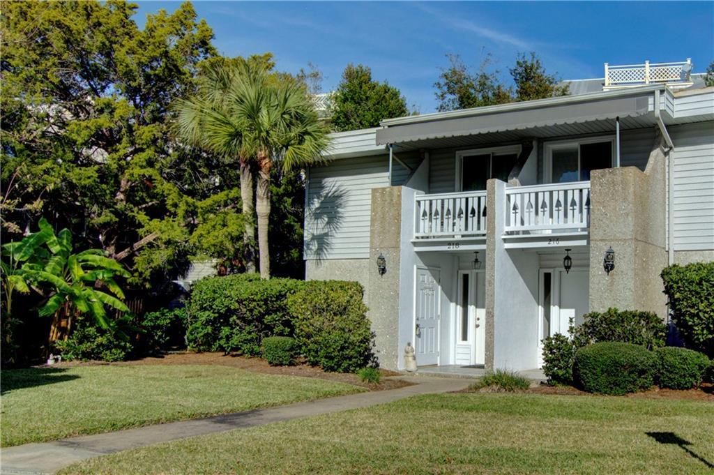 218 Olive Way - Photo 1