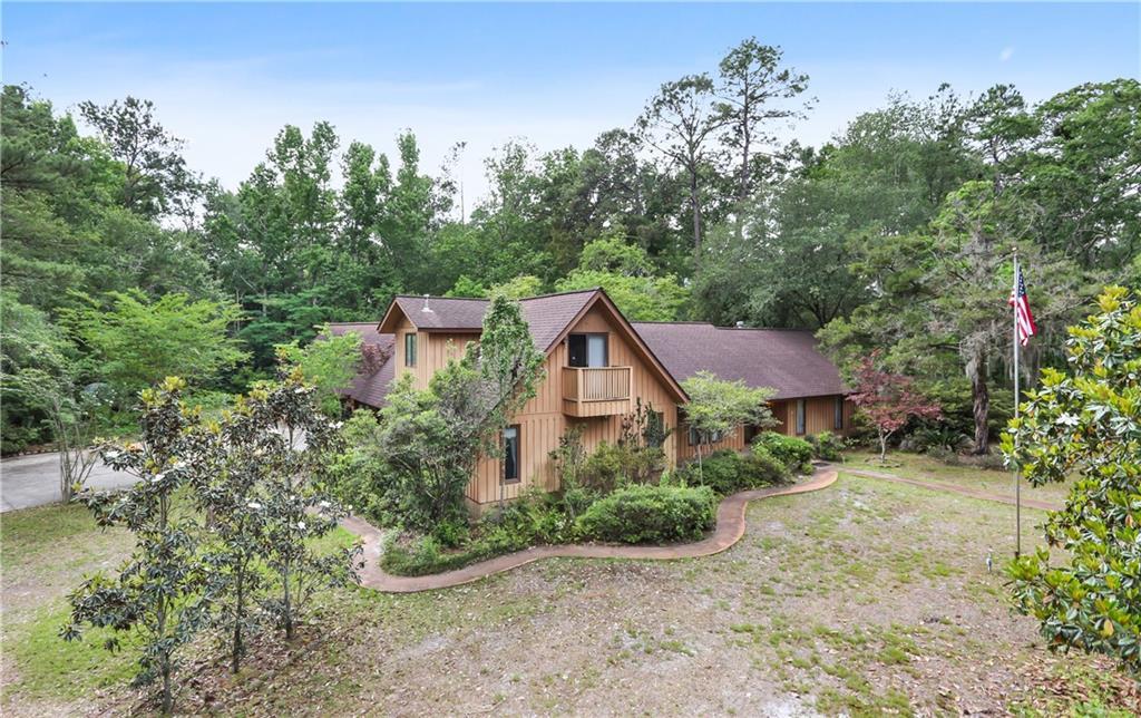 304 Lakeview Drive - Photo 1