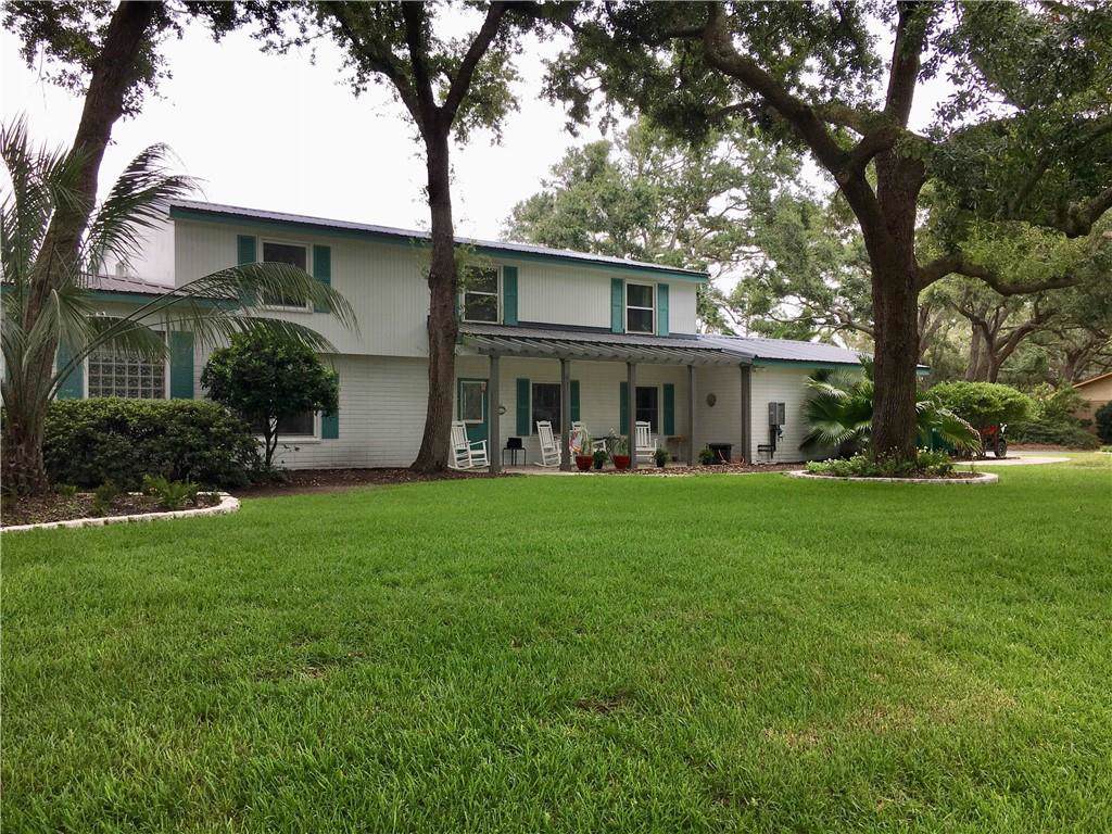 903 Beachview Drive - Photo 1