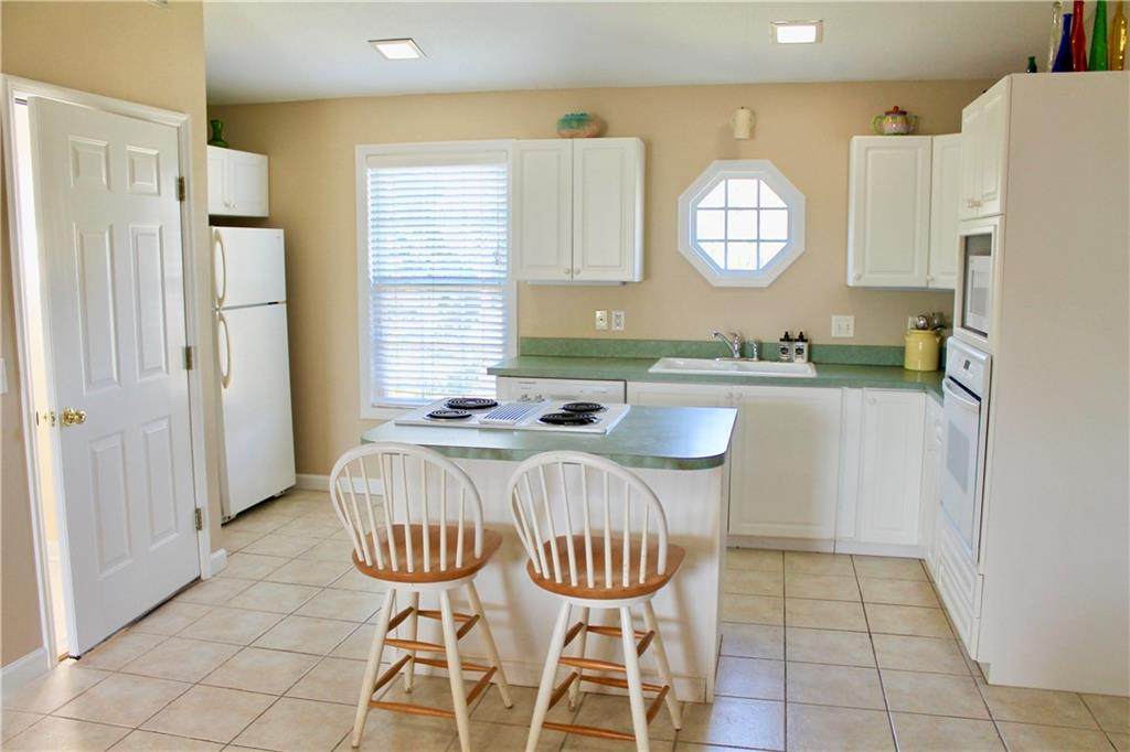 137 Follins Lane - Photo 1