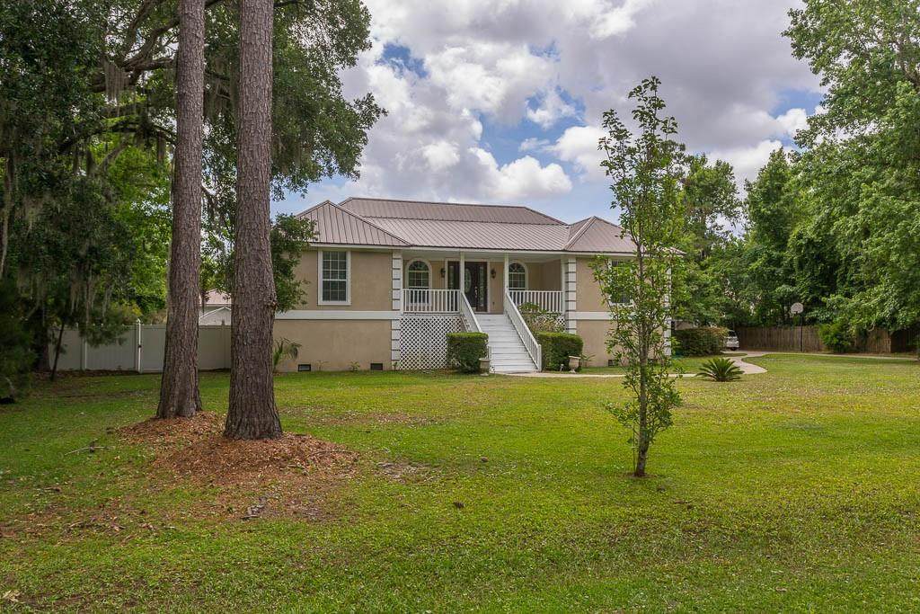203 Stillwater Drive - Photo 1