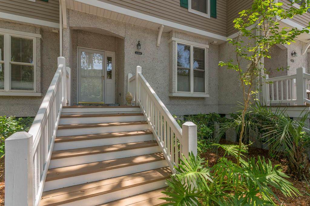 1205 Plantation Point Drive - Photo 1