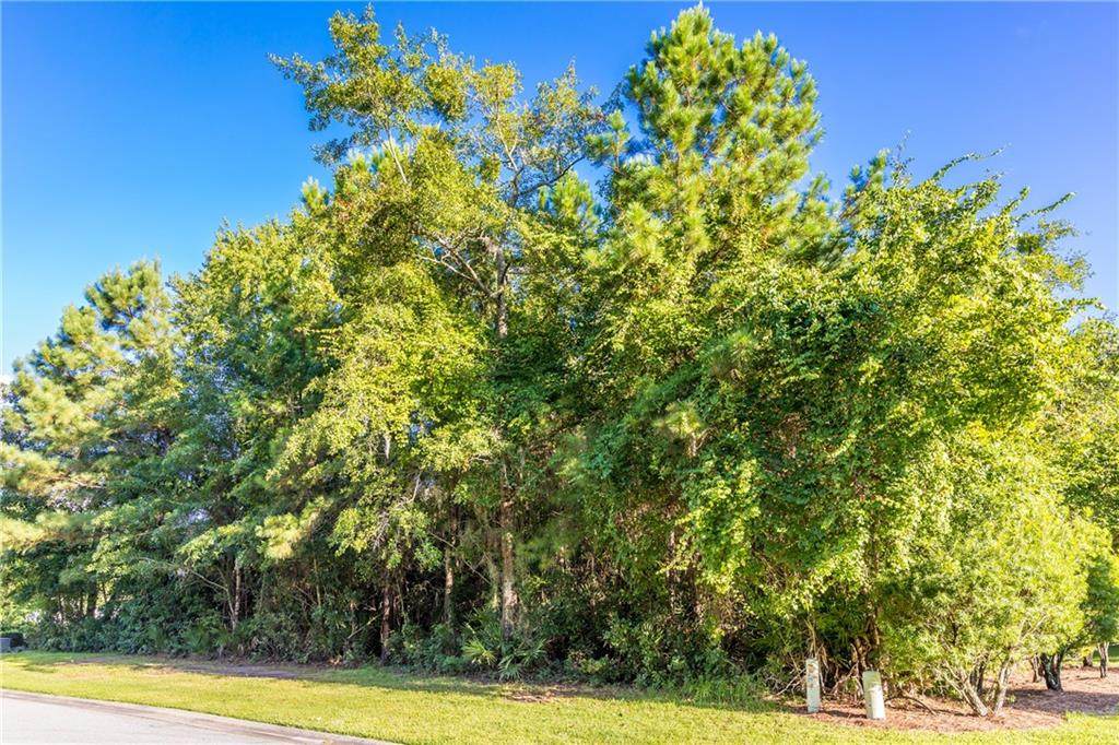 220 Harbor Pointe Drive - Photo 1
