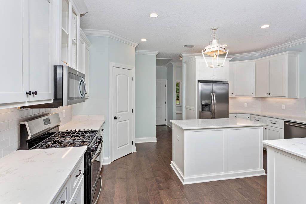 190 Bluffs Landing - Photo 1