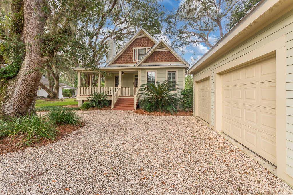 104 Youngwood Drive - Photo 1