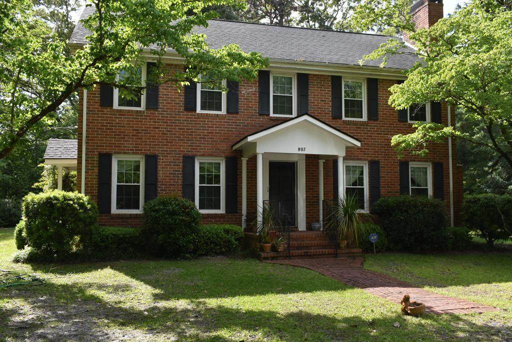 807 Kings Road - Photo 1
