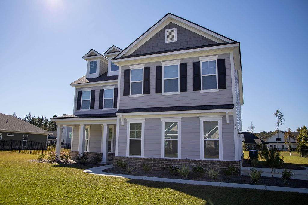 75 Wellington Circle - Photo 1