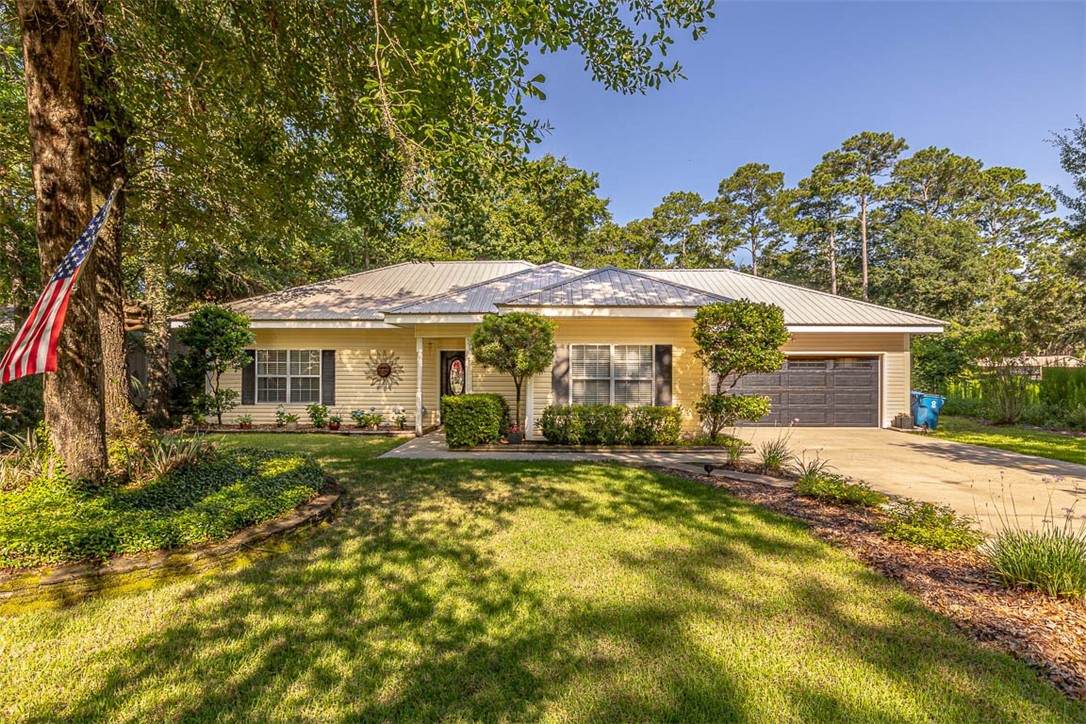 147 Colonial Way - Photo 1