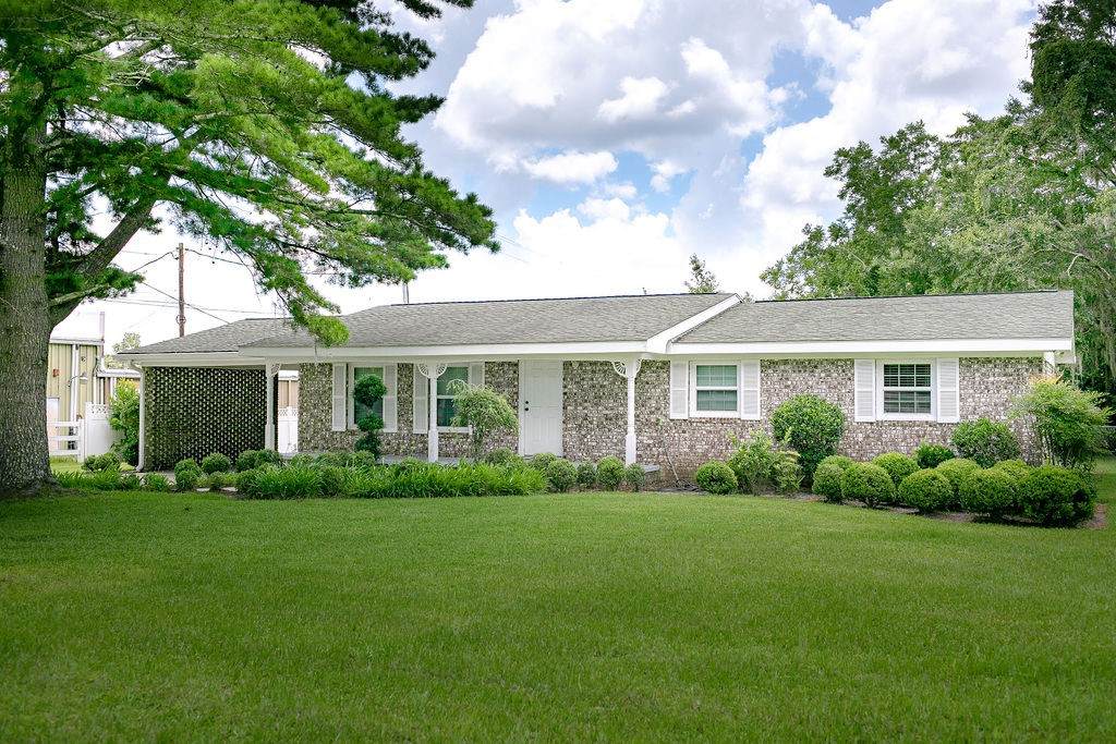 105 Community Drive - Photo 1