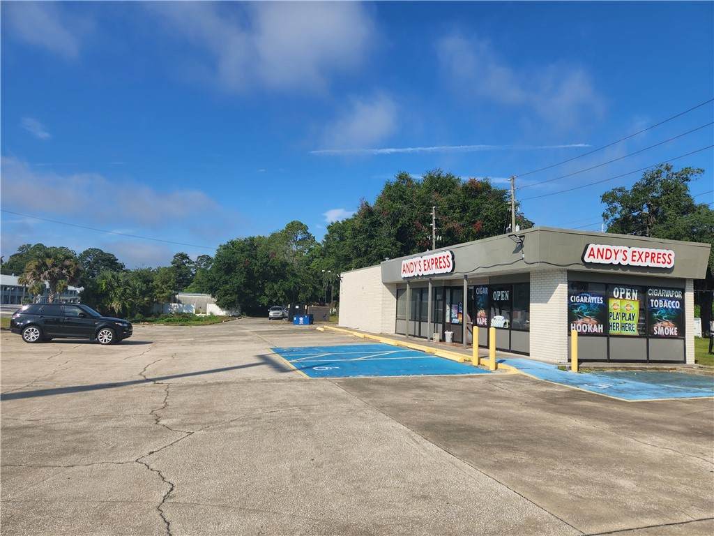 5335 New Jesup Highway - Photo 1