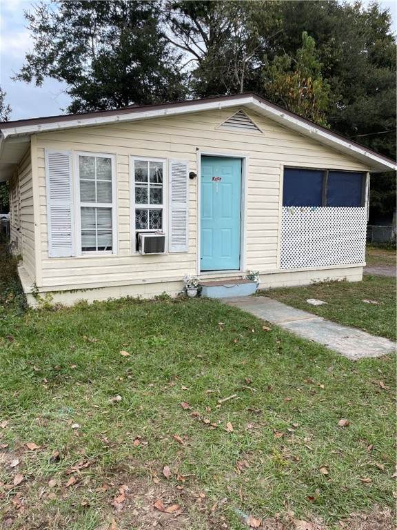 2809 Hopkins Avenue - Photo 1