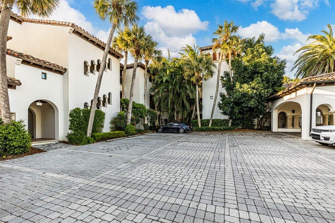 10 Dune Avenue - Photo 1