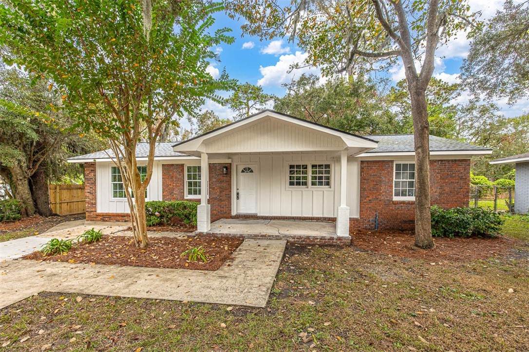 425 Nottingham Drive - Photo 1