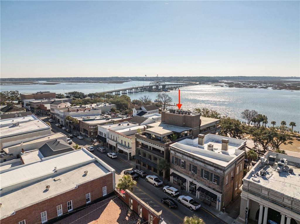 916 Bay Street - Photo 1