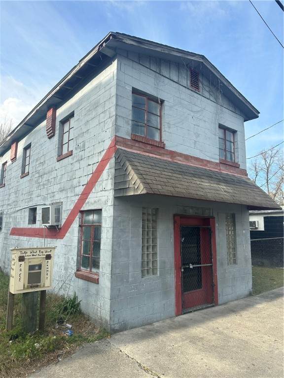 655 Oak Street - Photo 1